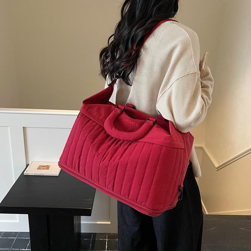 Gesteppte Reisetasche mit Tragegriff und verstellbarem Riemen Leichte Wochenendtasche für Reisen für Herren und Damen