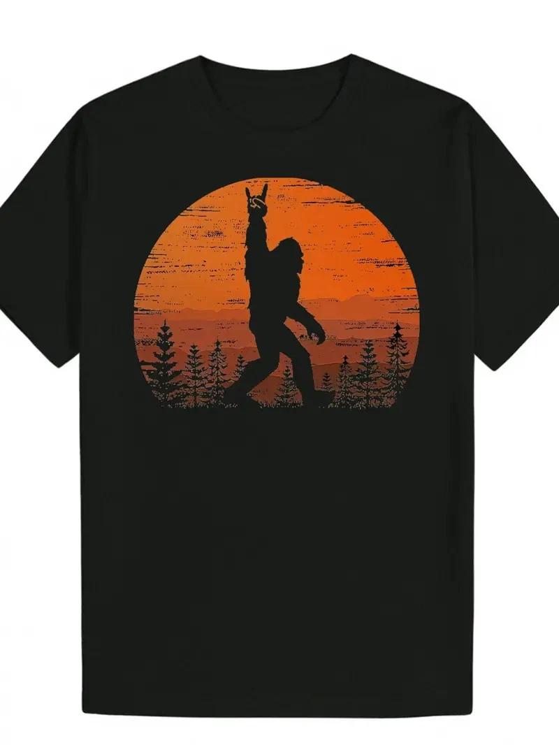 

Festive Rudolph the Red-Nosed Reindeer Plus Size T-Shirt - Vibrant Black Tee Fea S