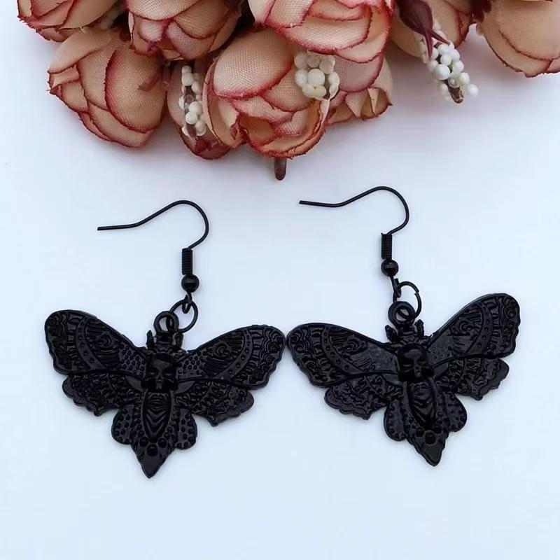 Gothic Vintage Skull Moth Ear Hoops For Women Girls Fashion Witch Jewelry Accessories Gift Charm Pendant Earrings