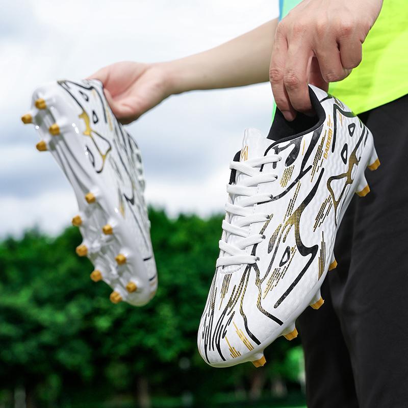 New Men Football Boots TF Sport Training Soccer Shoes Soft Ultralight Breathable Professional Sneakers Unisex Grass Cleats Match