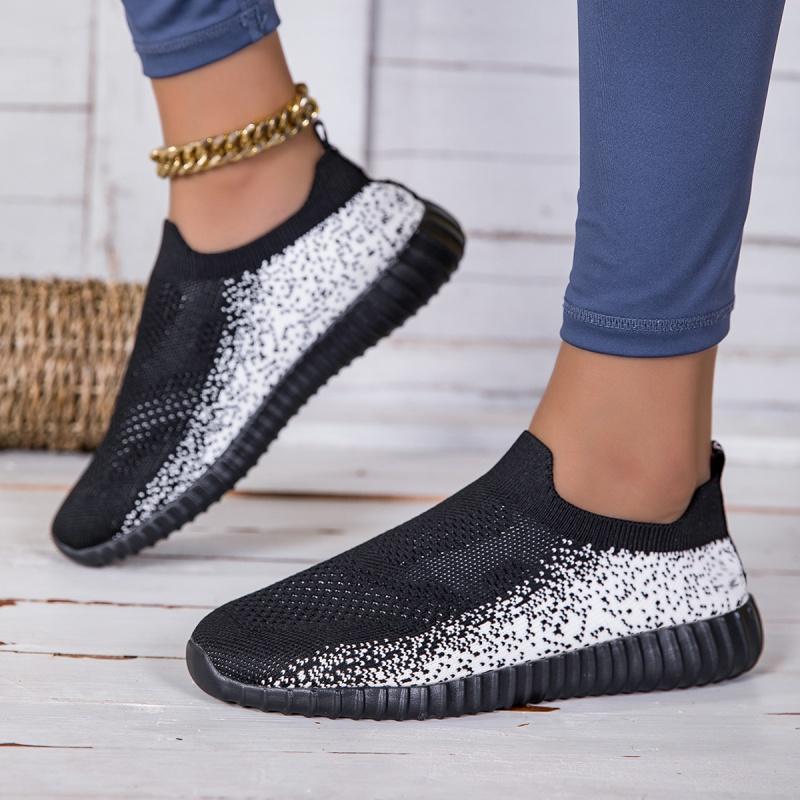 Light Elastic Walking Shoes for Women Knitted Mesh Flats Ladies Slip-ons Soft Sole Loafers Jogging Casual Sports Shoes Mother Shoes