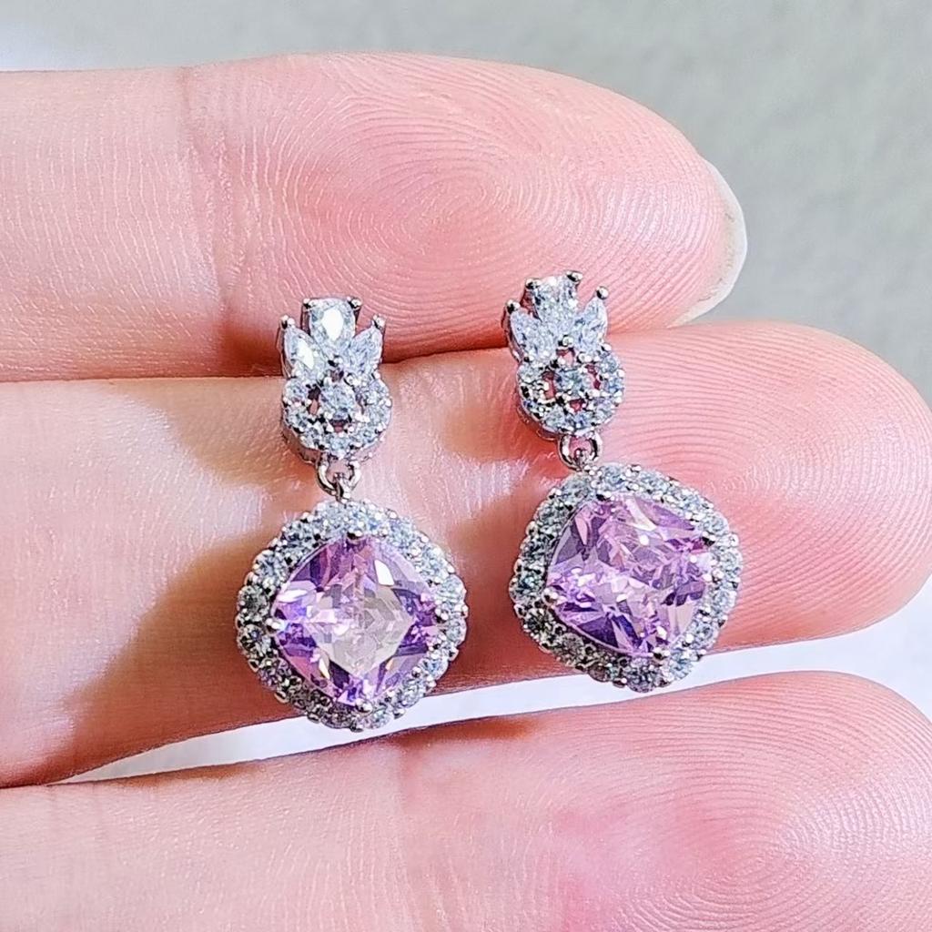 Temperament: Versatile light luxury, high-end super glitter, diamond crown, zircon stud earrings, pink gemstone sugar cube earrings