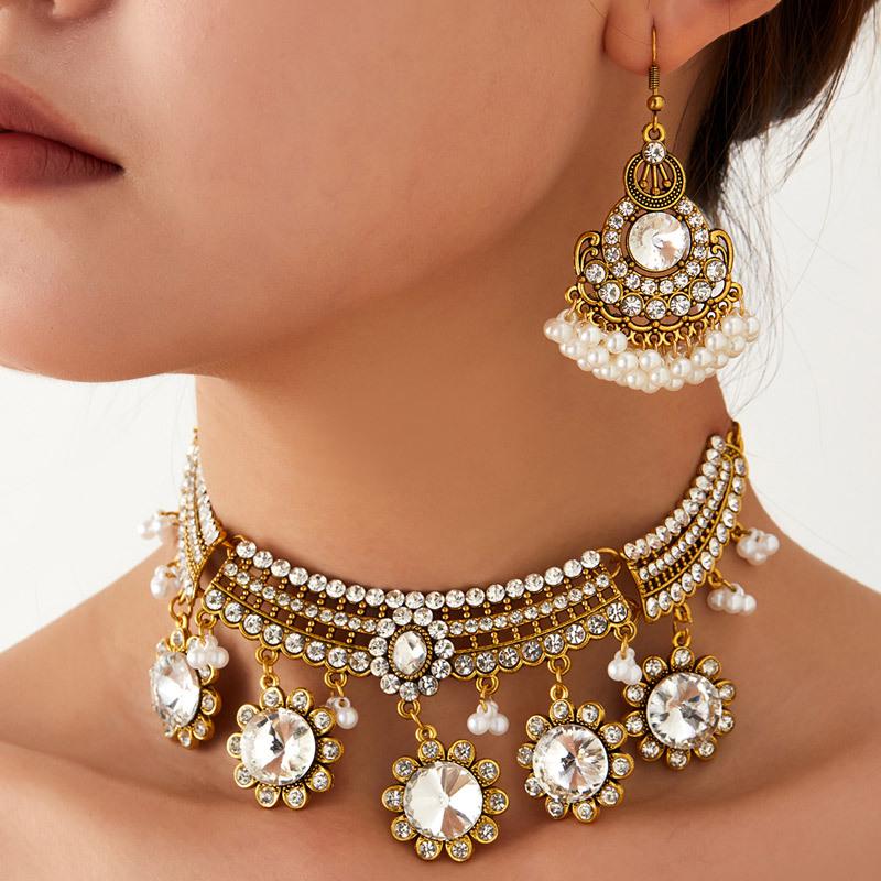 Conjunto de Colar e Brincos de Flor com Strass Estilo Étnico Retro para Mulheres