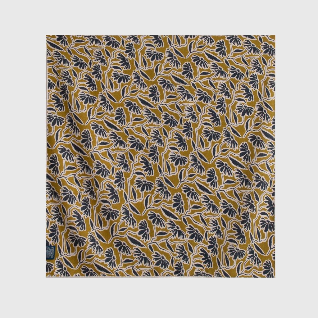 Luxury Hand-Rolled Double-Sided Wool Silk Scarf with Daisy Print, 70cm Square - Hangzhou Silk Gift Edition