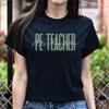 PE-Lehrer T-Shirt Geschenk Sportlehrer Personalisiertes Unisex-T-Shirt Schwarz N