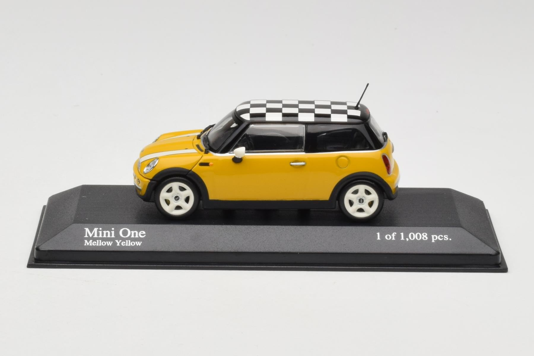 

Mini One 2001 Желтый [MINICHAMPS/Minichamps] 1/43 жёлтый