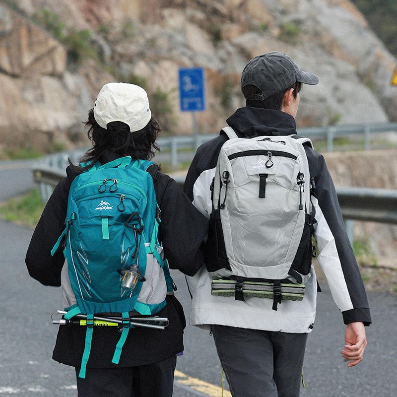 Schoolbag High Value Outdoor Backpack, Foreign Style Commuting Light Mountaineering Bag 1011 Summer New Travel Hiking Short-distance Backpack
