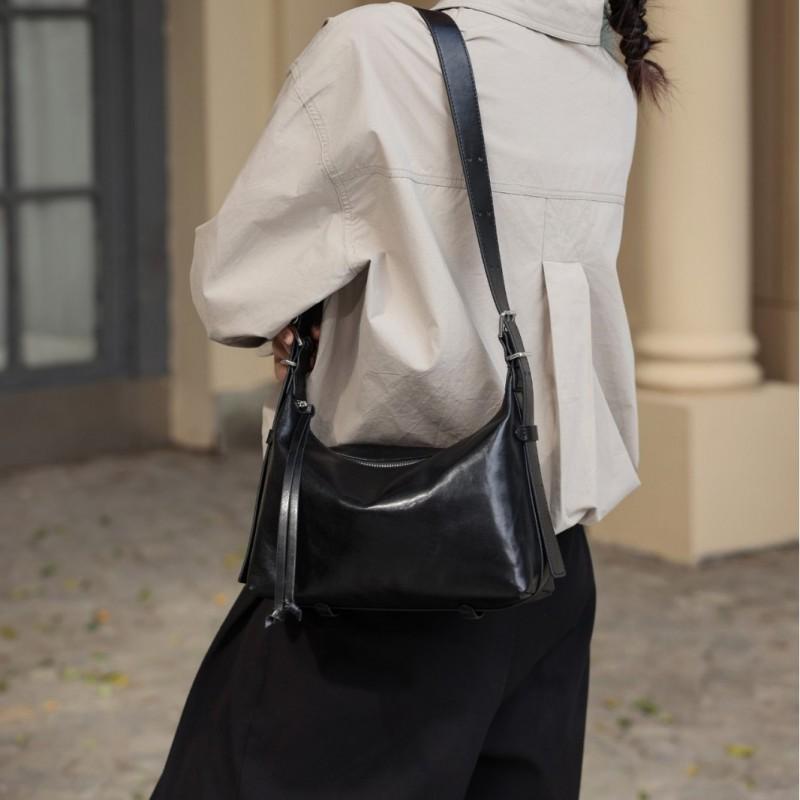 

Top Layer Oil Wax Cowhide Bag Single Shoulder Diagonal Cross Dumplings Fashionable Texture High-end Large Capacity Versatile Commuting Ladies чёрный
