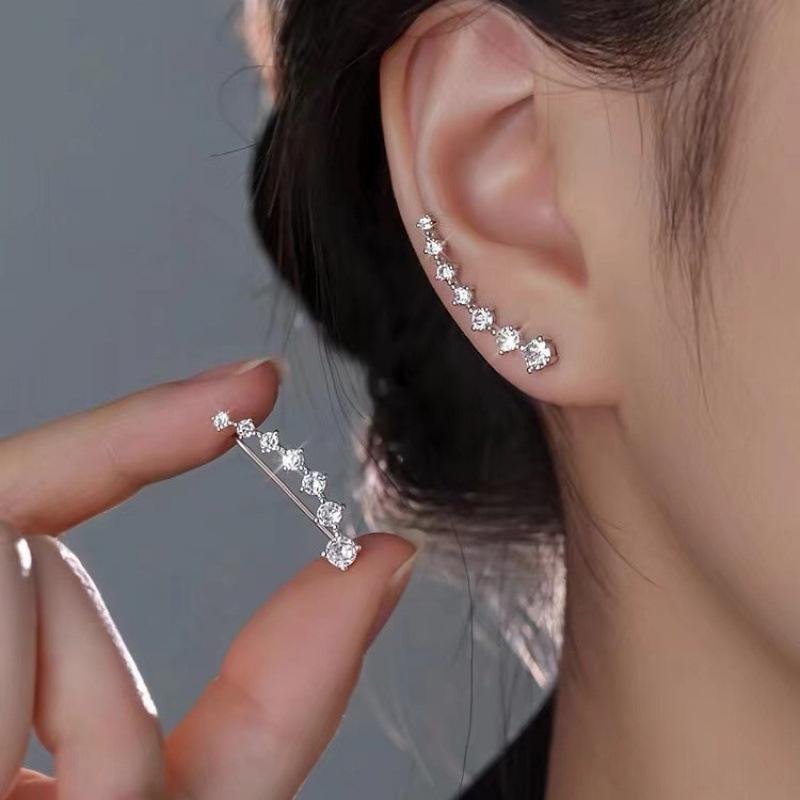 Geometric Pearl Earrings: Light Luxury & Niche High-End Accessories