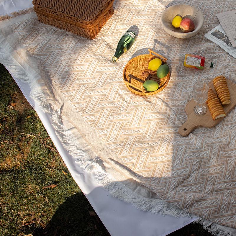 Retro Outdoor Picnic Blanket - Moisture-Proof, Thick, Portable, and Ins Style