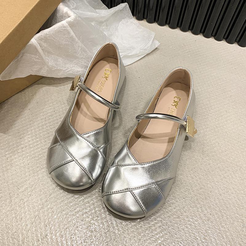

Серебристые туфли из мягкой кожи на плоской подошве, женская одиночная модель, лето 2025, новая универсальная обувь для беременных, одинарные туфли, туфли Мэри Джейн с юбкой 40 серебряный