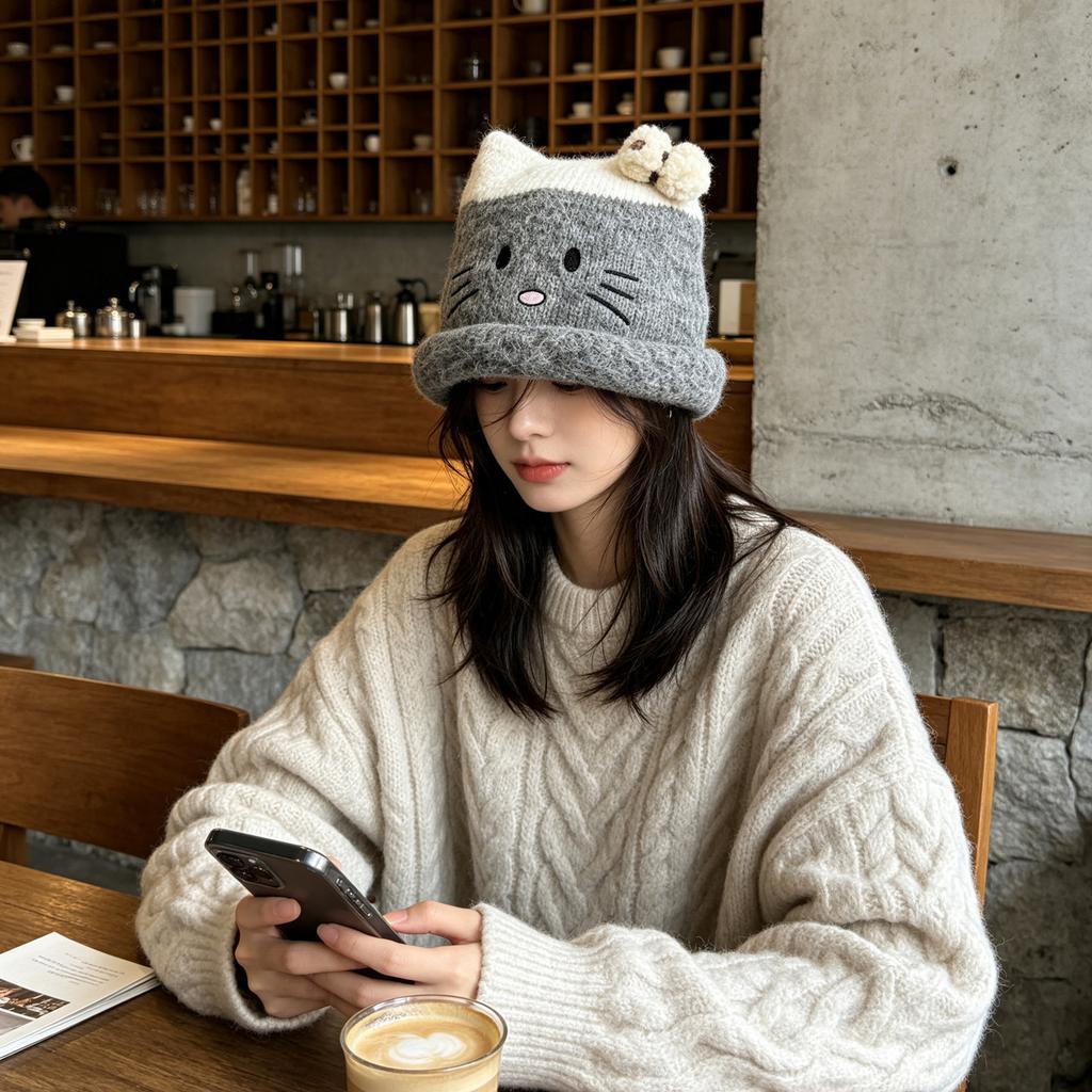Cute cat face hat women's new autumn and winter face is small, suitable for square and round faces, popular students this year