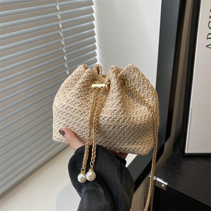 Fashionable 2024 Trendy Weave Korean Style Chic Bucket Bag For Women With Soft Texture