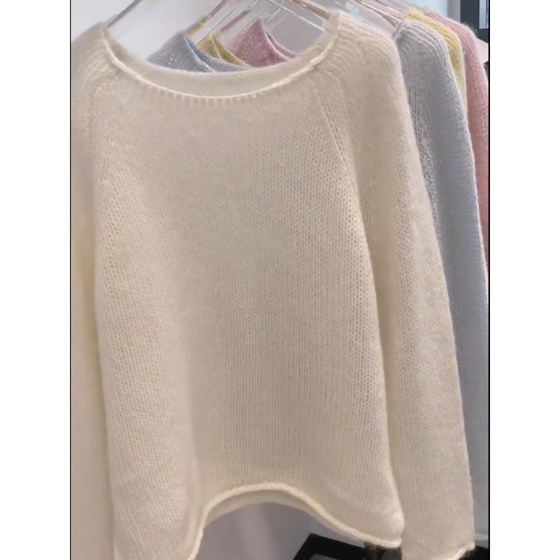 Close your eyes! Invincible gentle white~ White sweater crew neck knitted sweater for women
