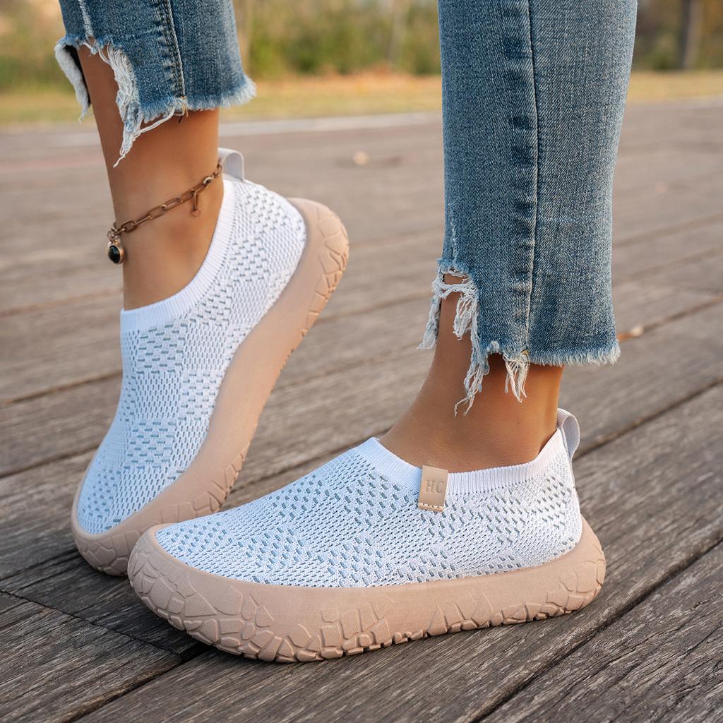 Women's Slip On Sneakers Breathable Mesh Work Casual Lightweight Tennis Workout Shoes for Women Non Slip Walking Shoes Comfortable Running Sneakers