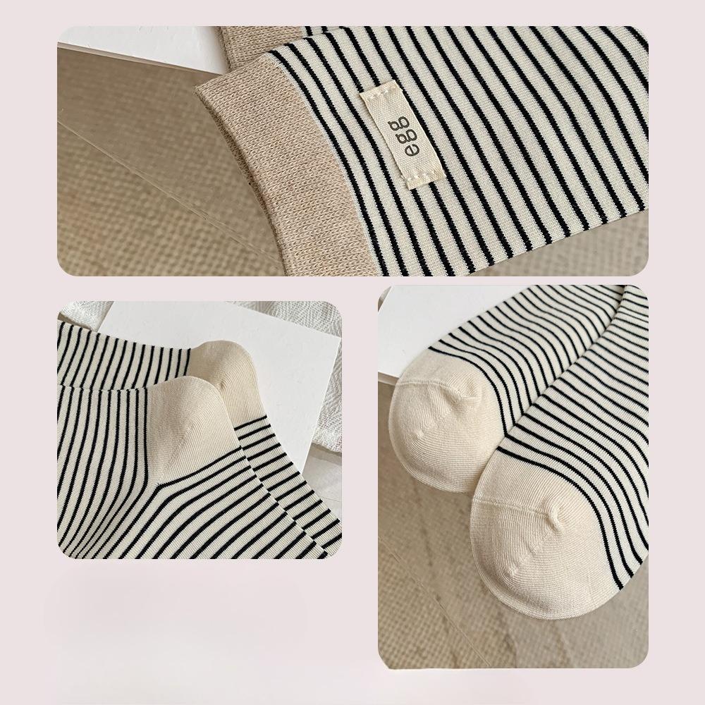 Women's Autumn and Winter Thin Striped Mid-calf Socks, Cloth Label Long Socks, College Style Black and White Stripes