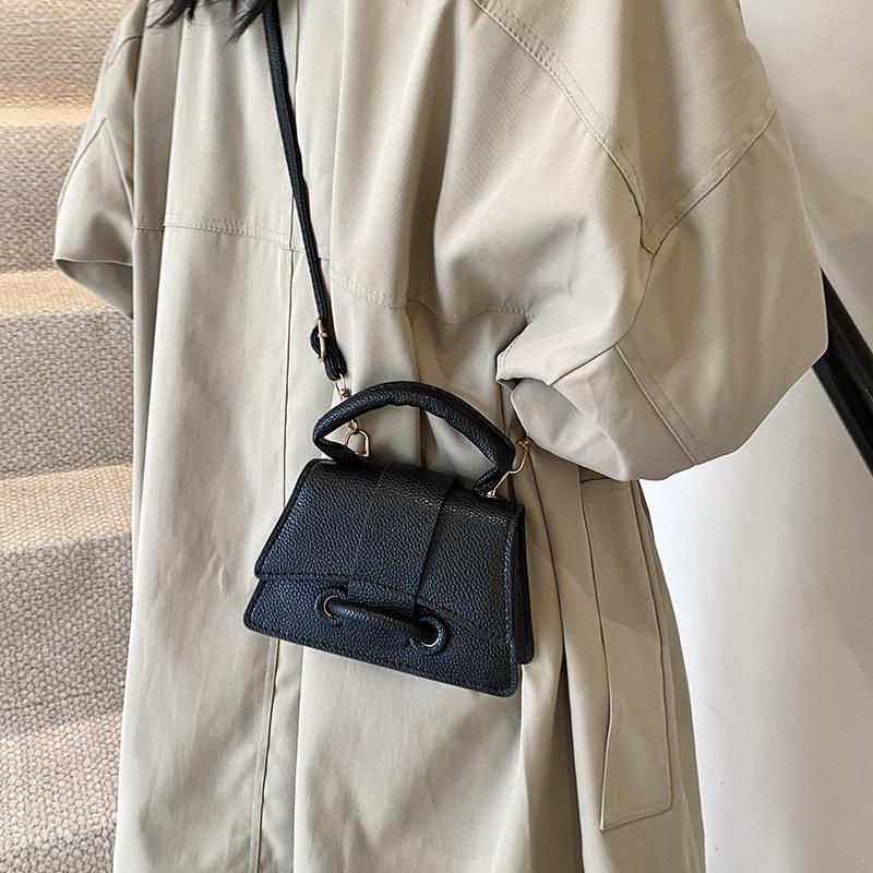 Spring 2025 Solid Color Korean Crossbody Handbag - Women's Versatile Small Square Bag