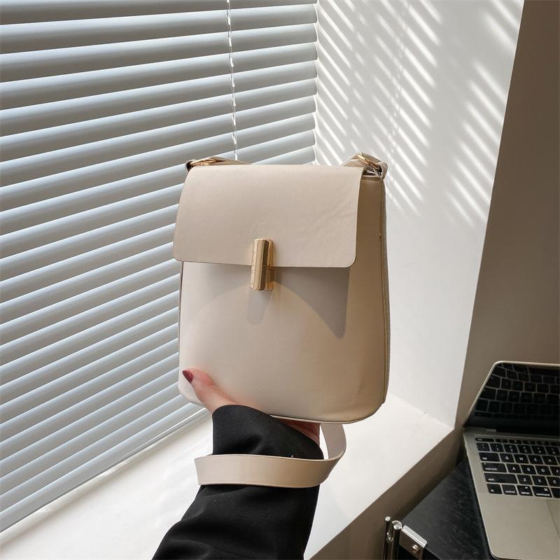 

Trend vertical shoulder bag fashion new summer fashion casual solid color personalized messenger small square bag белый