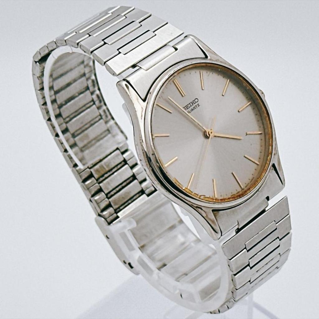 Used vintage SEIKO 80s men's watch silver dress watch slim