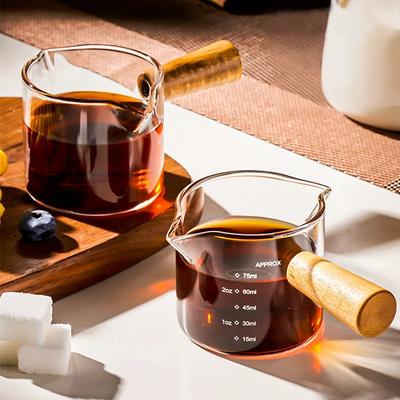 100ml Glas-Espresso-Messbecher mit Holzgriff, ein-/doppelmündiger Milchkännchen, Kaffeezubehör, durchsichtiger Küchen-Messbecher