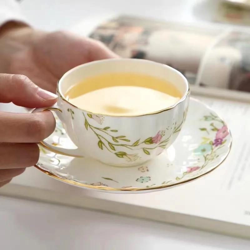 

Gold-plated Flower Edge Cup&saucer Dining Table Coffee Mug Delicate Porcelain Mugs Afternoon Tea Teacup Fruit Juice Container 200ml