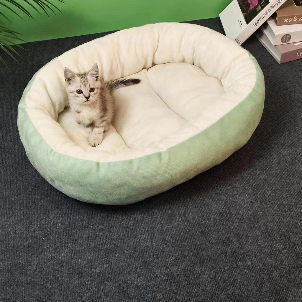 Cozy Oval Pet Bed for Medium-Large Dogs & Cats, Warm Winter Mat, All-Season Comfort.