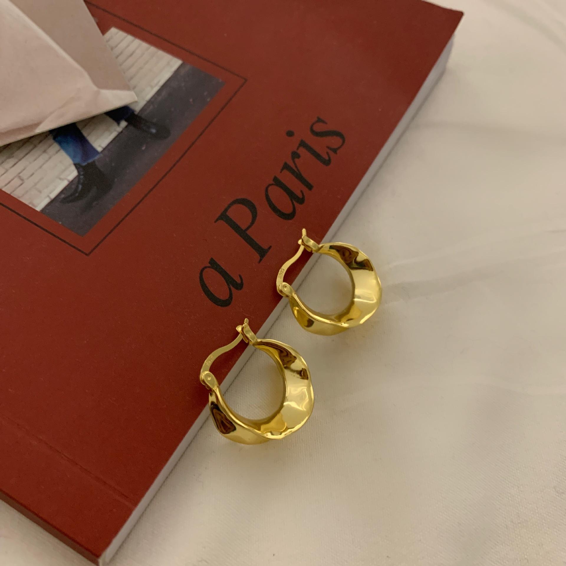 

European and American popular simple style groove earrings niche design high sense retro versatile temperament earrings