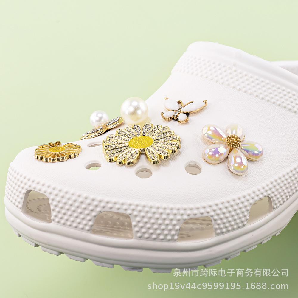 Pastoral Style Rhinestone Pearl Gemstone Plant Shoe Flower Buckle Pendant for Clog Decoration