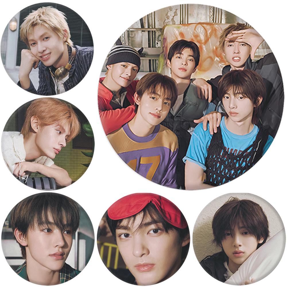 KPOP CORTIS 2026 Saluti Stagionali Spilla Rotonda Martin James Juhoon Seonghyeon Keonho Spille in Latta Decorazione Vestiti Borsa