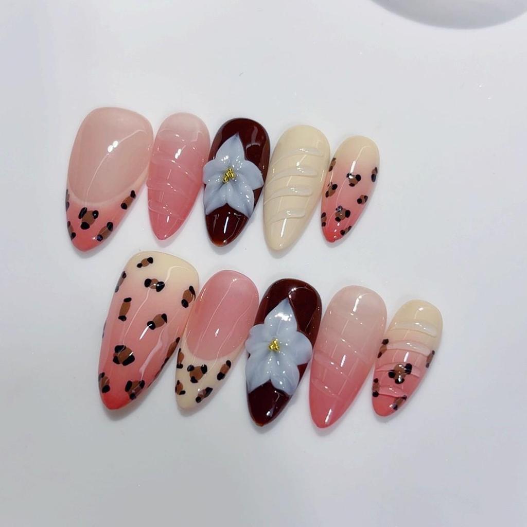 European Style Almond-Shaped 3D Embossed Handmade Wearable Nail Tips