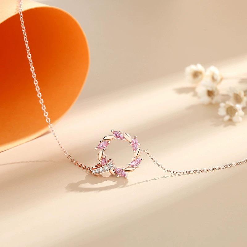 Colar de guirlanda da sorte para mulheres, design de luxo leve e sofisticado, corrente nicho para clavícula, para presentes de aniversário para namoradas