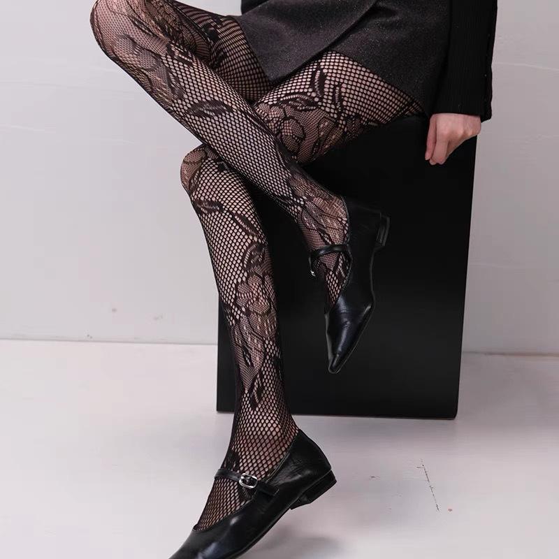Sexy Retro-Style Fishnet Stockings With Openwork Floral Patterns Thin Pantyhose