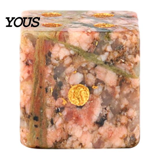 Dés Faits Main en Pierre Naturelle avec Points Dorés, Mini Dés en Cristal de Guérison Faux Sculptés pour Jeu, à 6 Faces pour Plateau de Jeu de Société Poli