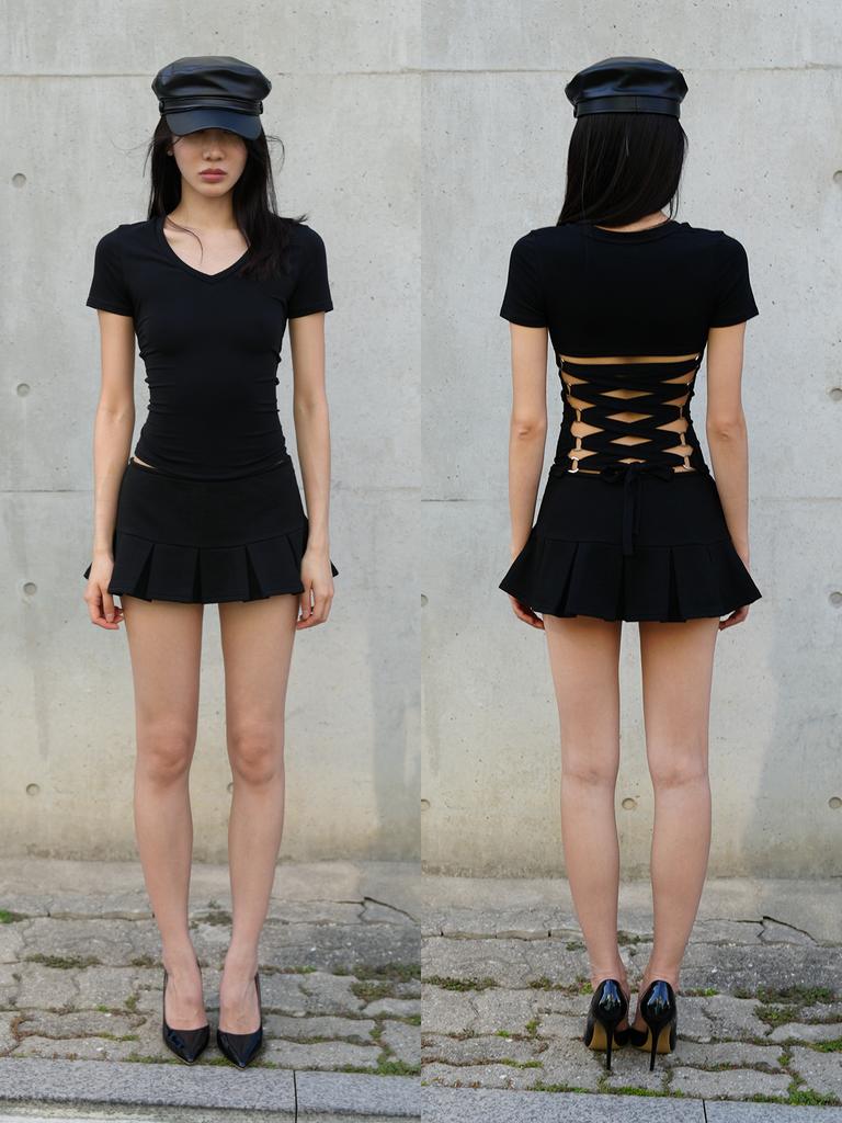 Deoineoseu Pleated Mini Skirt (Black)