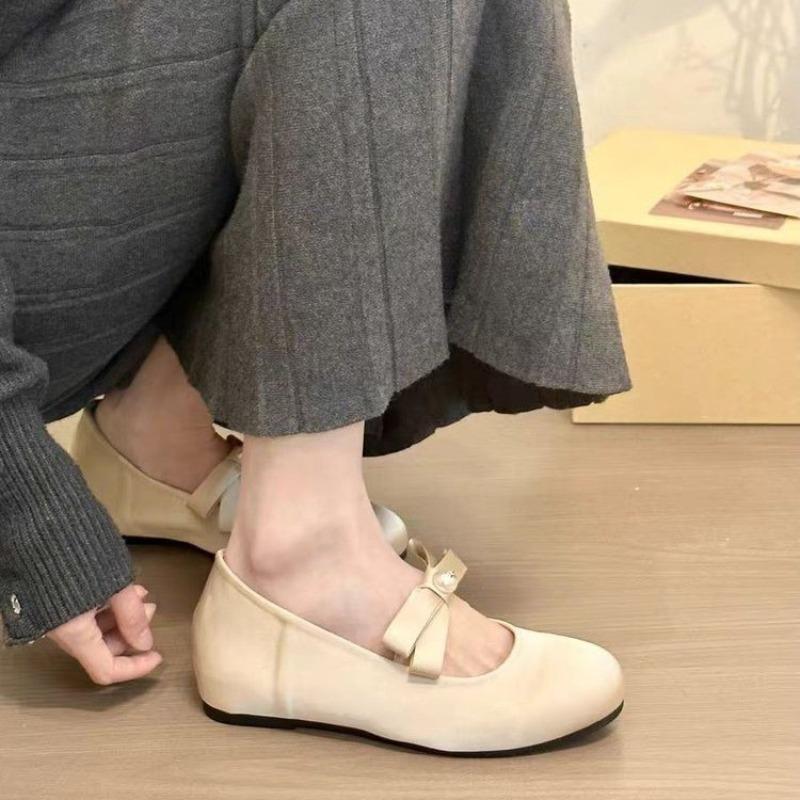 

Мода 2025 Новые балетки Атласные розовые туфли с круглым носком Балетки Zapatos Mujer Стильные туфли на плоской подошве для женщин 35 бежевый