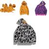 Lebendiger Camouflage Bape Hoodie mit Hai-Print Warmer Streetwear für Herren Damen
