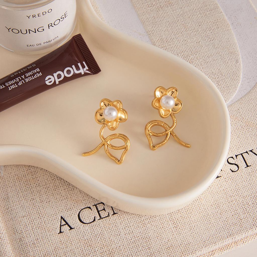Youthway Elegant Flower Imitation Pearl Stud Earrings For Women 18K Gold Plated Stainless Steel Earrings Fashion Jewelry Gift