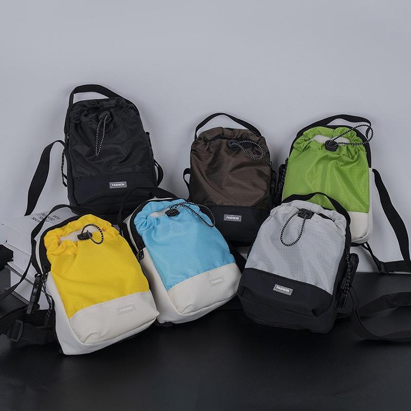 New drawstring messenger bag women's new portable and lightweight shoulder mobile phone bag versatile fashion commuter women's bag