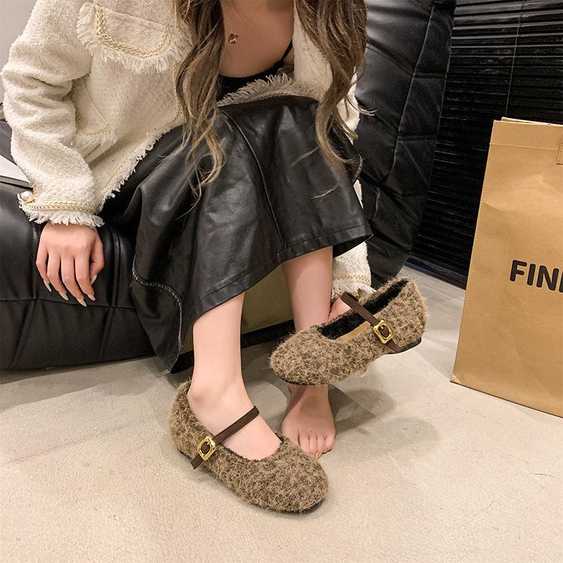 

Mao Mao shoes women wear new French retro temperament gentle fairy evening flat bottom round head Mary Jane shoes in autumn and winter 40