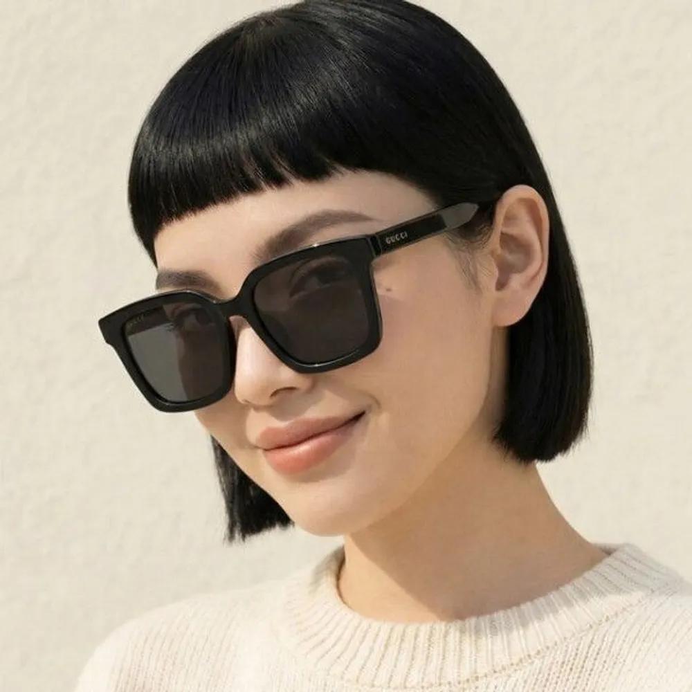 

[Gucci] Sunglasses GG1582SK 001 Square Horn-rimmed Women s Men s Fashion