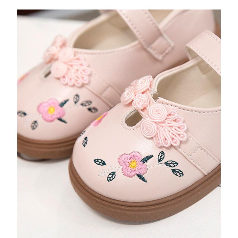 Spring New Style Girls Soft Sole Chinese Style Fashion Princess Soft Sole Leather Shoes