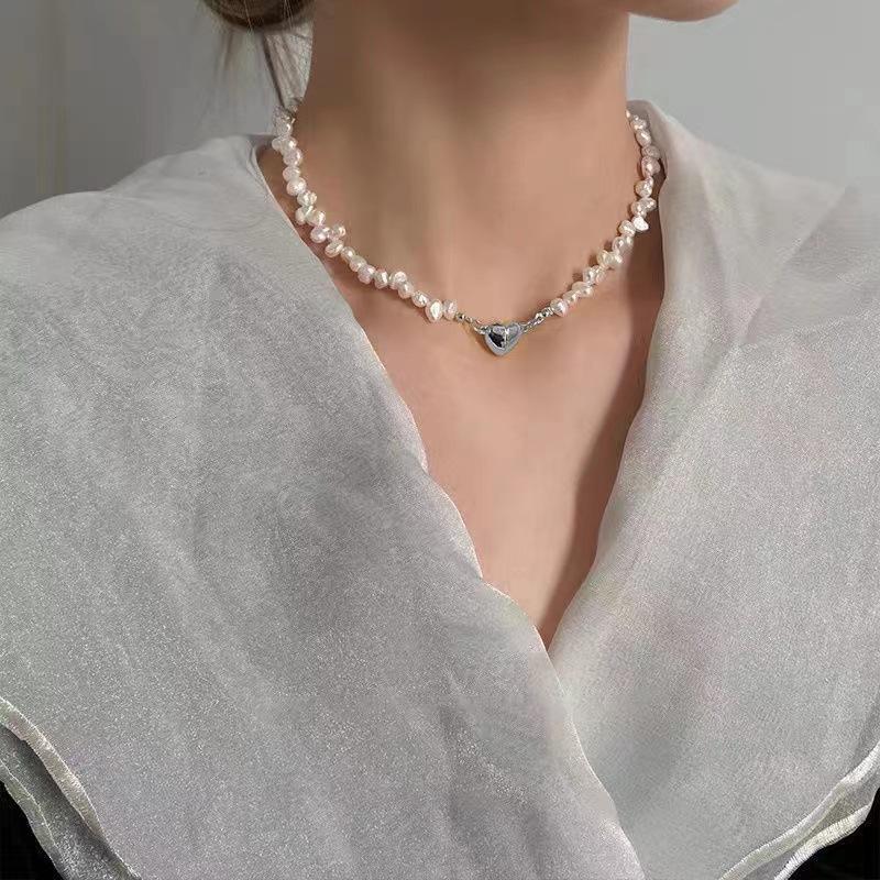 Baroque freshwater pearl necklace women's collarbone chain love magnet buckle personalized niche neck chain trendy