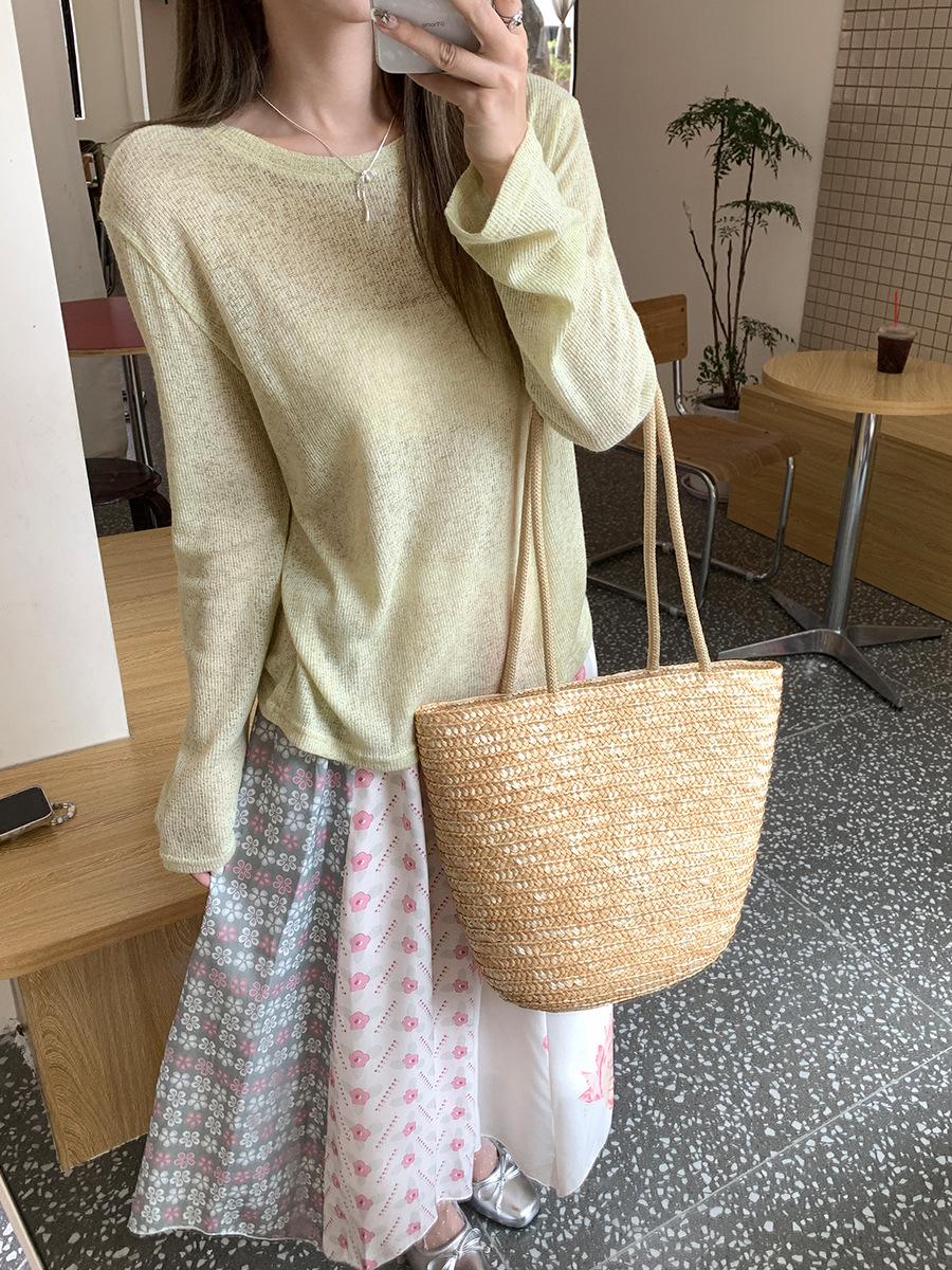 

Ice silk T-shirt summer new loose outer girls round neck casual retro long-sleeved sunscreen blouse S