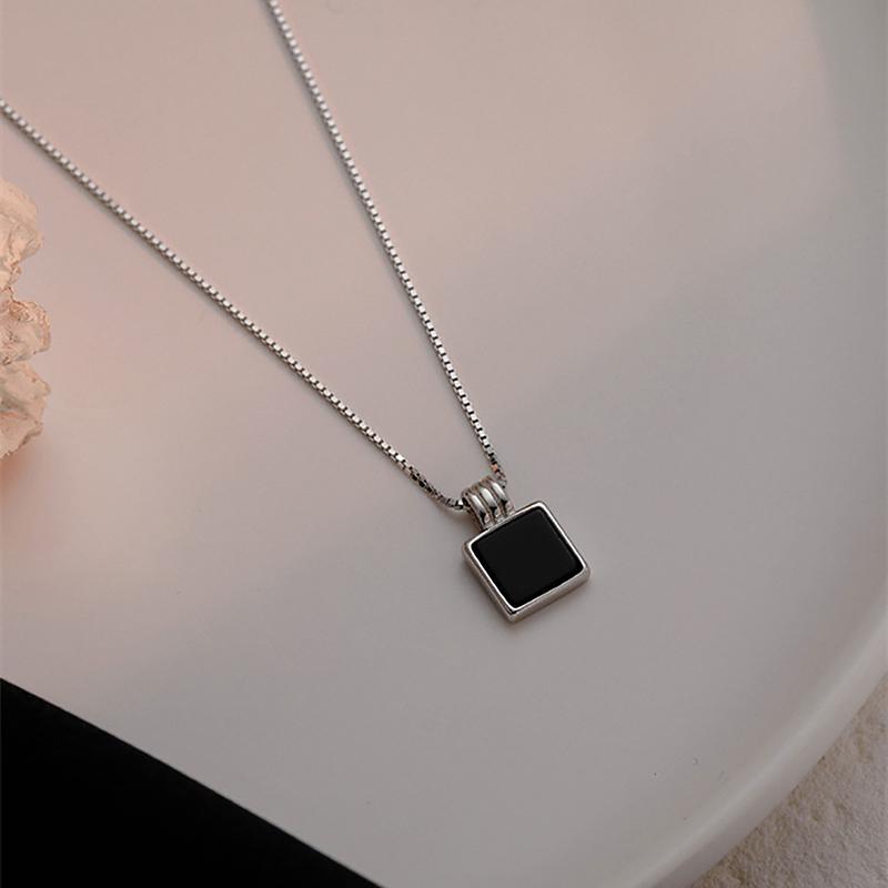 

Черное квадратное ожерелье-подвеска для женщин, цепочка для свитера и ключицы серебряный