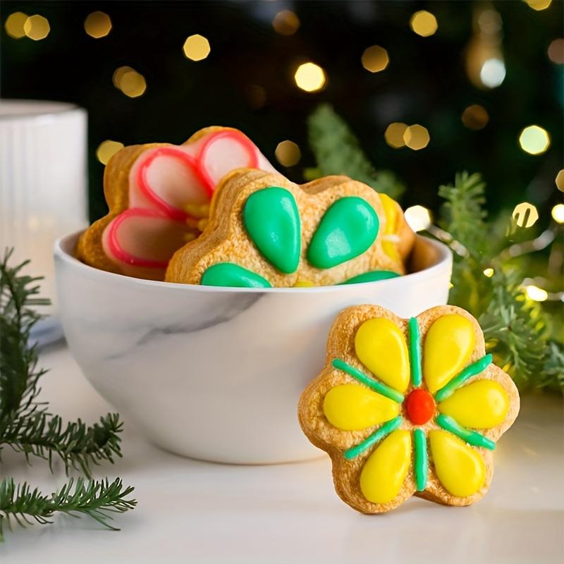 12pcs Metal Biscuit Cutter Set, Stainless Steel Set of Flower Center Round Star-shaped Small Biscuit Cutter, Biscuit Cutting and Baking Mold,