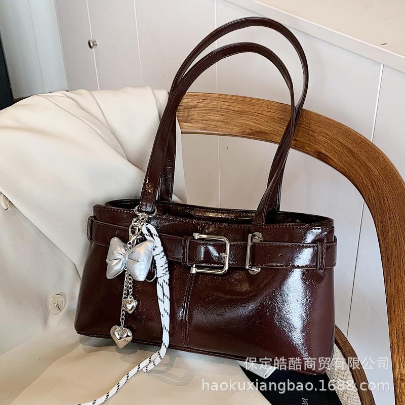 Korean niche underarm bag women's 2025 new trendy autumn and winter fashion commuter shoulder bag simple and versatile handbag