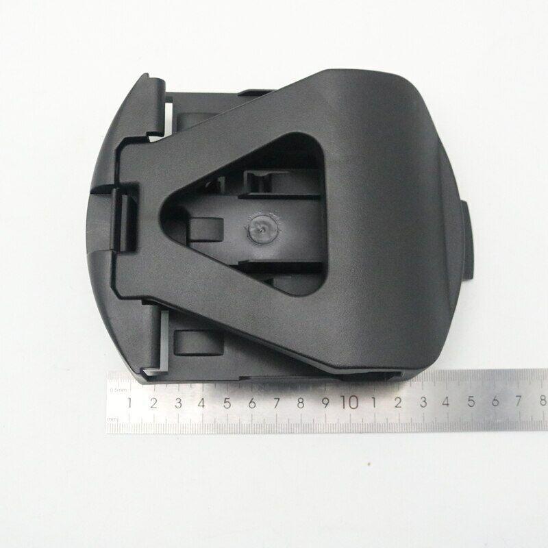 1X Warning Triangle Bracket Holder Clip For Mercedes-Benz W204 W212 W218 C/E/CLS