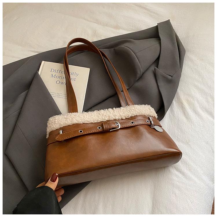 

Tote bag retro fashion bag women s 2025 autumn and winter new shoulder bag large capacity hand bag feeling armpit bag коричневый