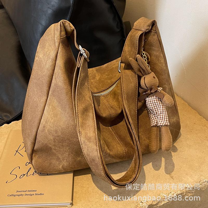 Large Capacity Bag Women's Autumn and Winter 2025 New Fashion Niche Design Shoulder Messenger Bag Retro Women Tote Bag