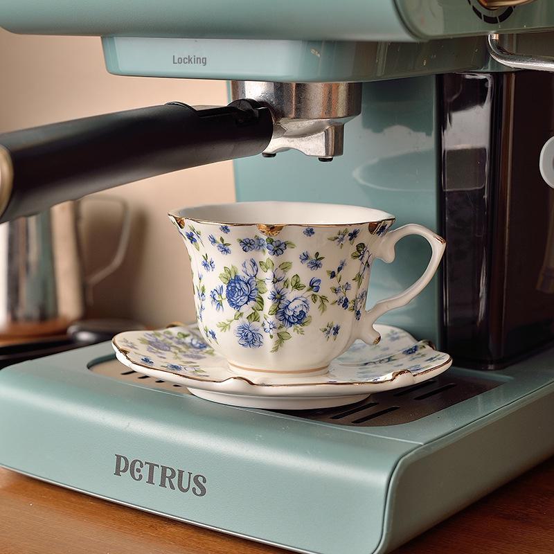 

Изысканный набор из сине-белого фарфора: кофейная чашка и блюдце — в ретро-европейском стиле для роскошного послеобеденного чая 200ML